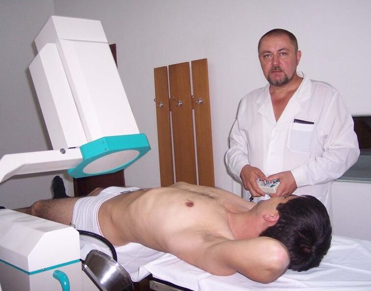 Physiotherapie fir d'Symptomer vun der Prostatitis bei Männer ze entlaaschten